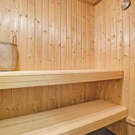 公寓 Awesome In With Sauna